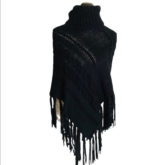 Beautiful Black Knit Poncho - Picture 1 of 9
